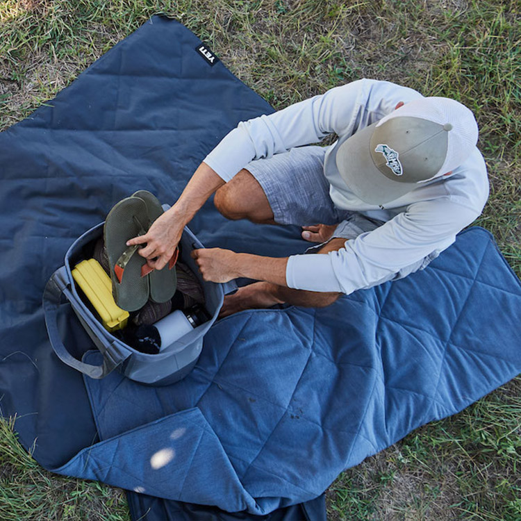 Yeti Lowlands Blanket